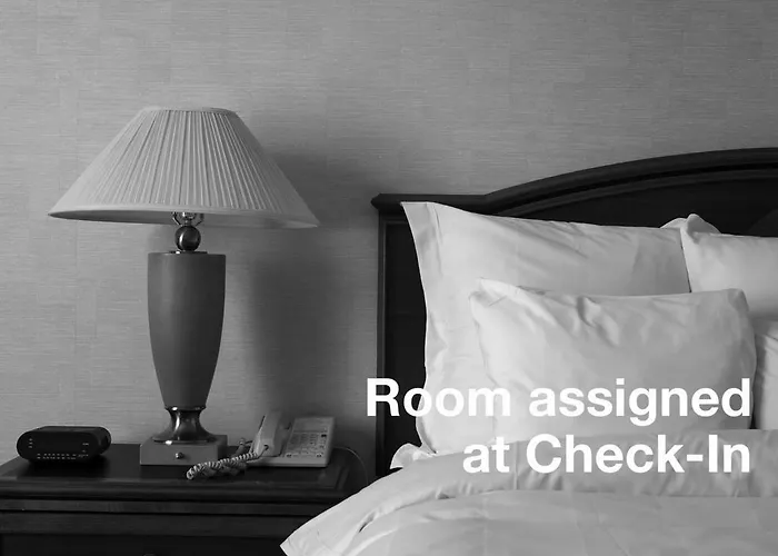Howard Johnson By Wyndham Jamaica Ny Near Airtrain Jfk New York