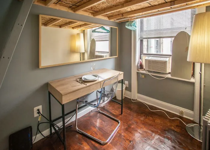 Private Room In A Shared Apartment 15 Minutes To Times Square! New York