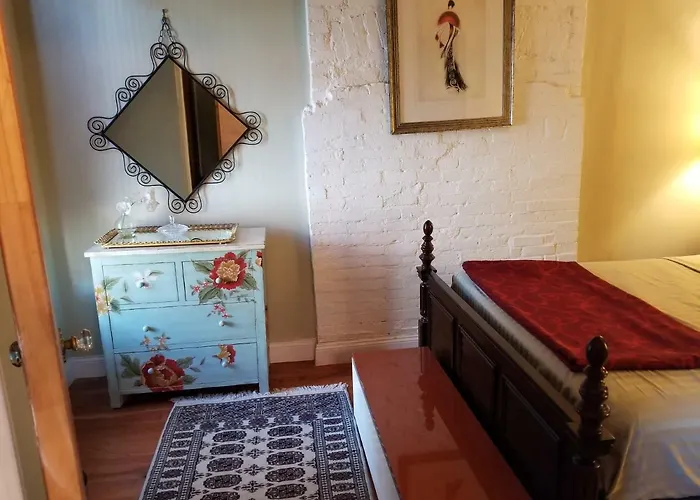 Cozy Fully Furnished Apartment Near Prospect Park & Public Transport New York