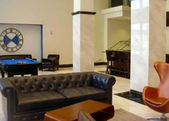 Comfort Inn & Suites - Kew Gardens Near La Guardia Airport New York